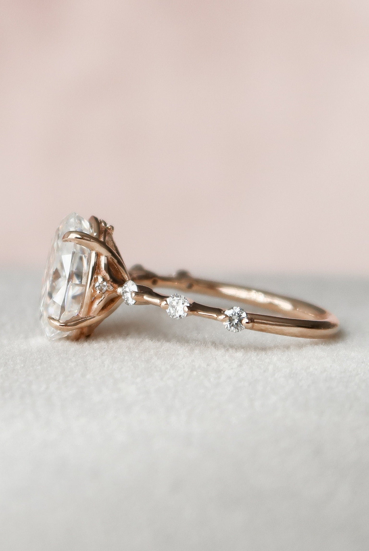 Luxury Oval Engagement Ring