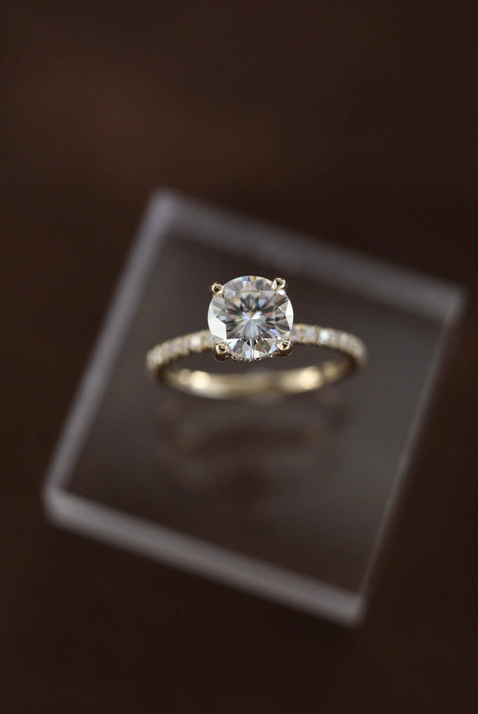 Luxury Moissanite Engagement Ring
