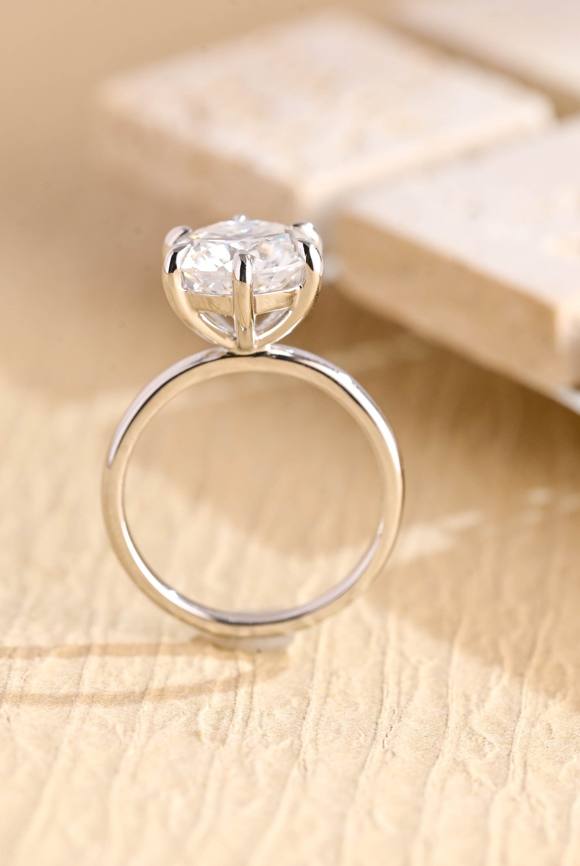 Round Cut Moissanite Engagement Ring