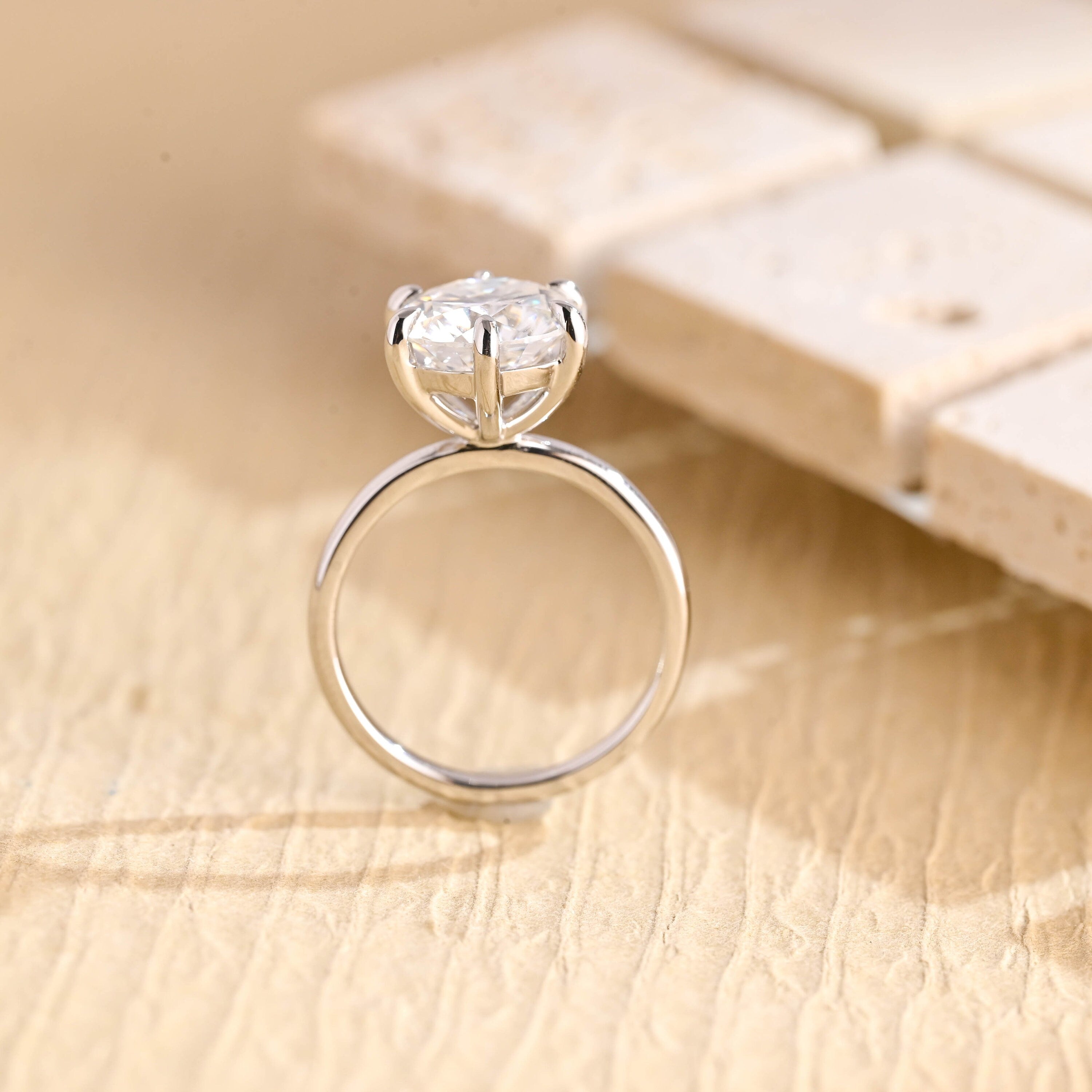 Round Cut Moissanite Engagement Ring