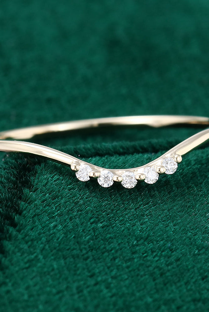 round-moissanite-curved-wedding-band