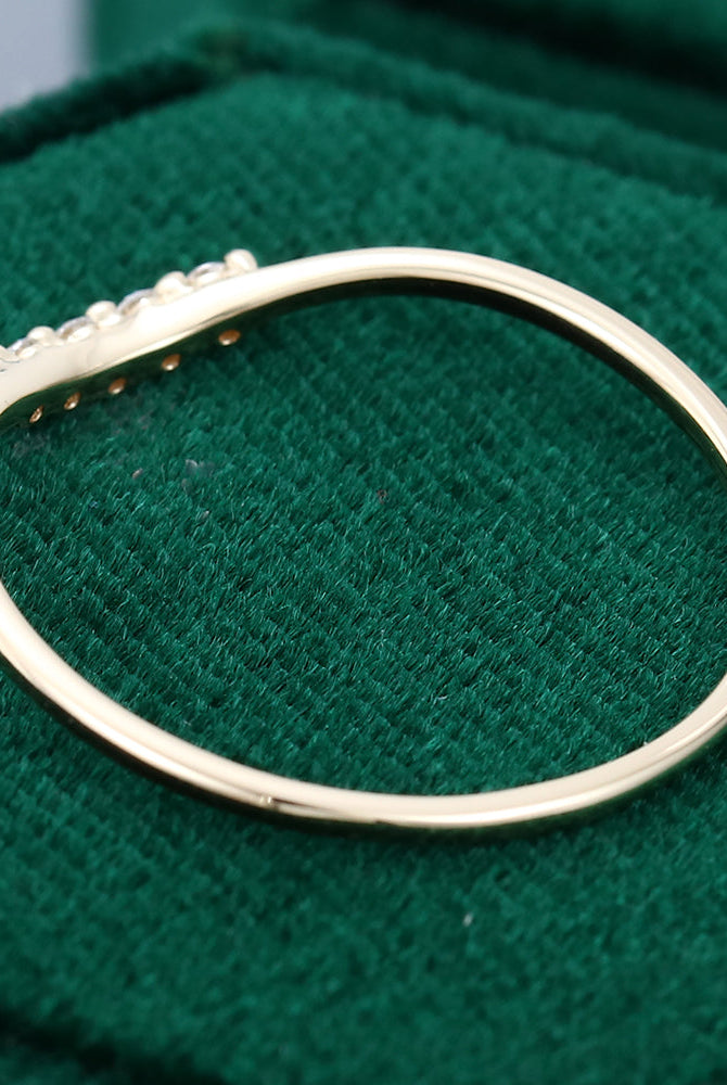 0-05-round-moissanite-curved-wedding-band