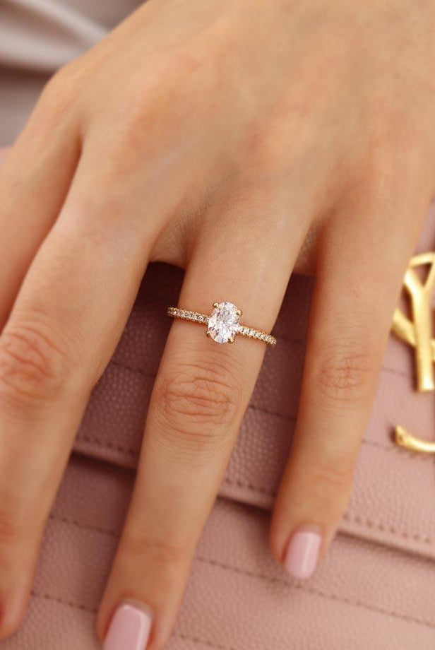 oval-shaped-moissanite-solitaire-style-engagement-ring-3