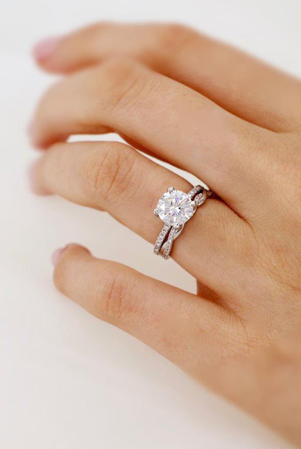 1-0-ct-round-shaped-moissanite-solitaire-engagement-ring-9