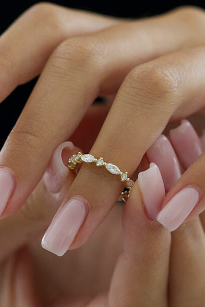 marquise-and-round-cut-alternative-moissanite-wedding-band