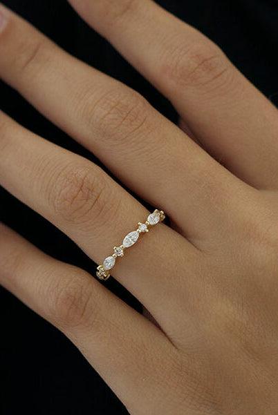 0-50-tcw-marquise-and-round-cut-alternative-moissanite-wedding-band