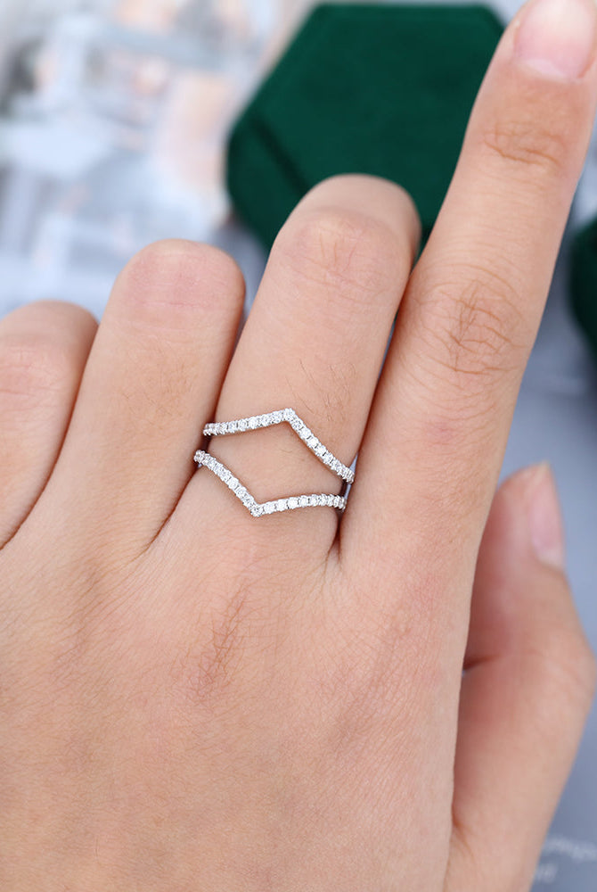 round-moissanite-double-curved-wedding-band