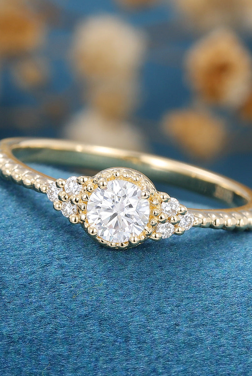 round-shaped-moissanite-cluster-engagement-ring-3