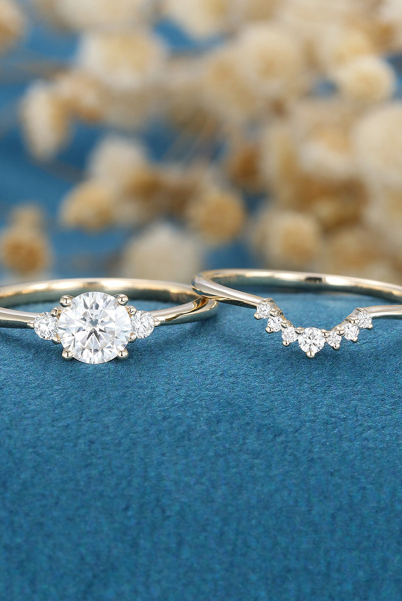 0-41-ct-round-shaped-moissanite-three-stone-bridal-set