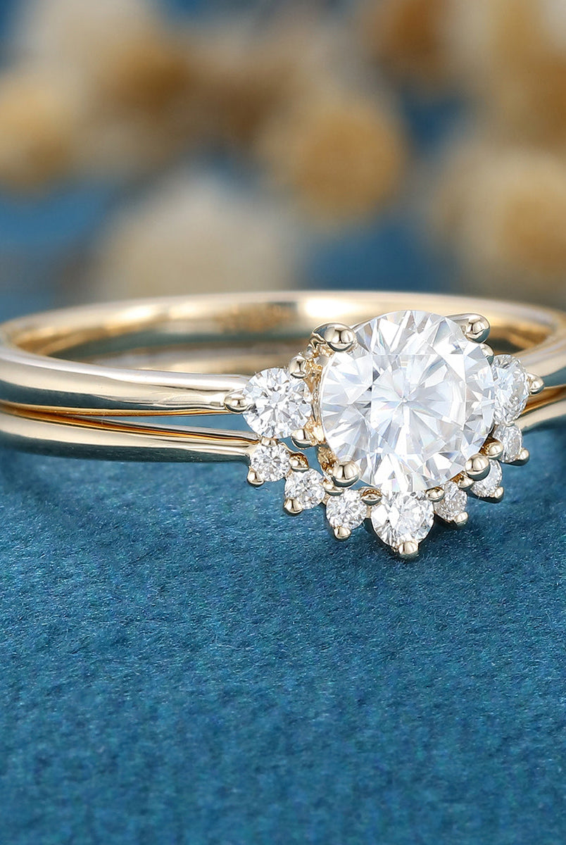 round-shaped-moissanite-three-stone-bridal-set