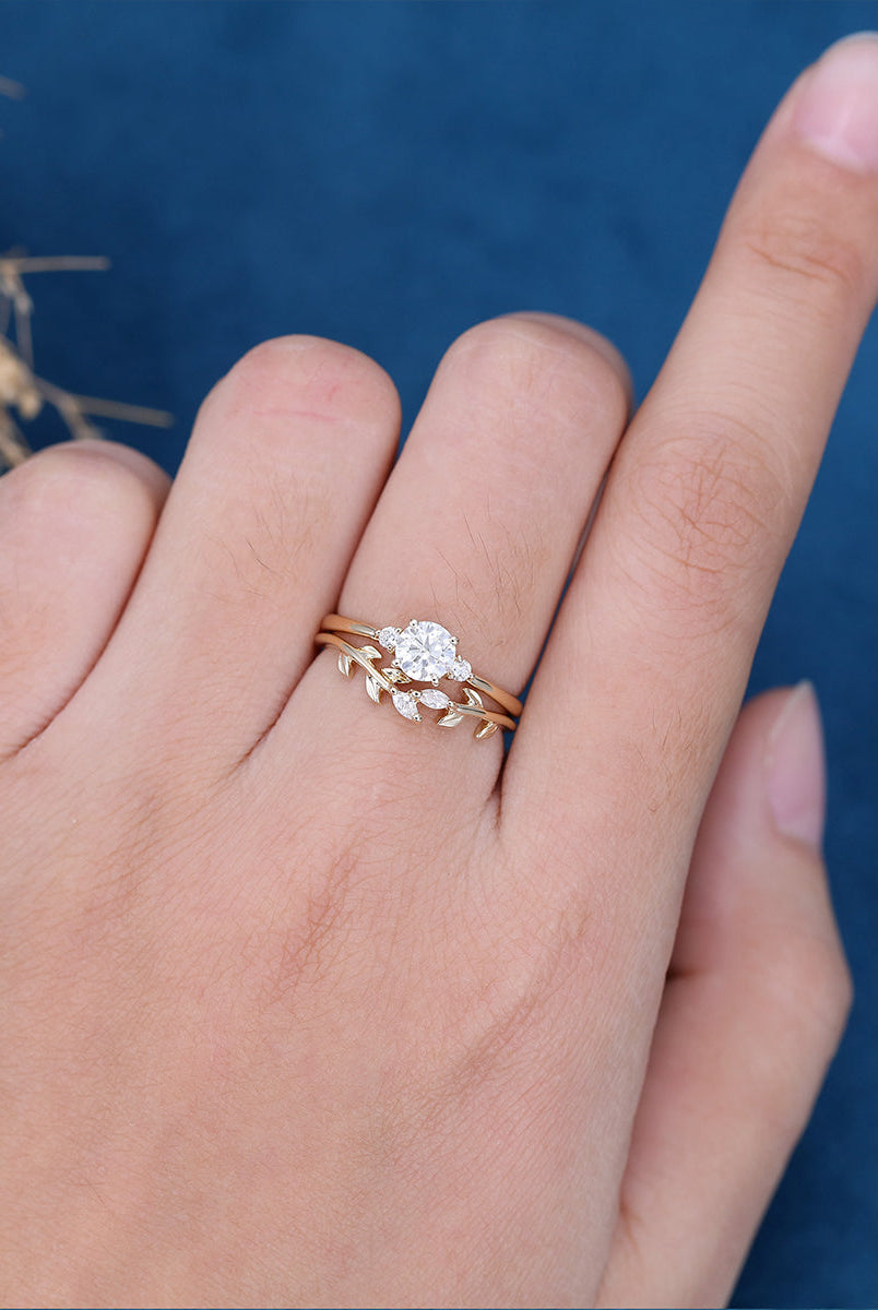 round-shaped-moissanite-three-stone-bridal-set