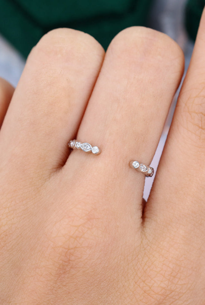 marquise-round-moissanite-open-bezel-wedding-band