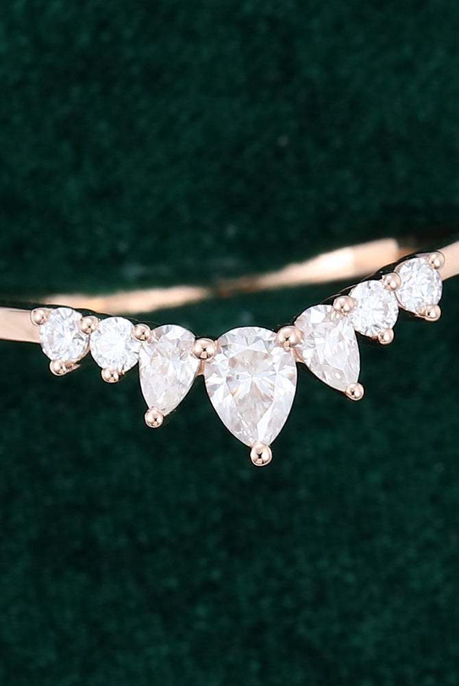 0-30-ct-round-pear-moissanite-curved-wedding-band