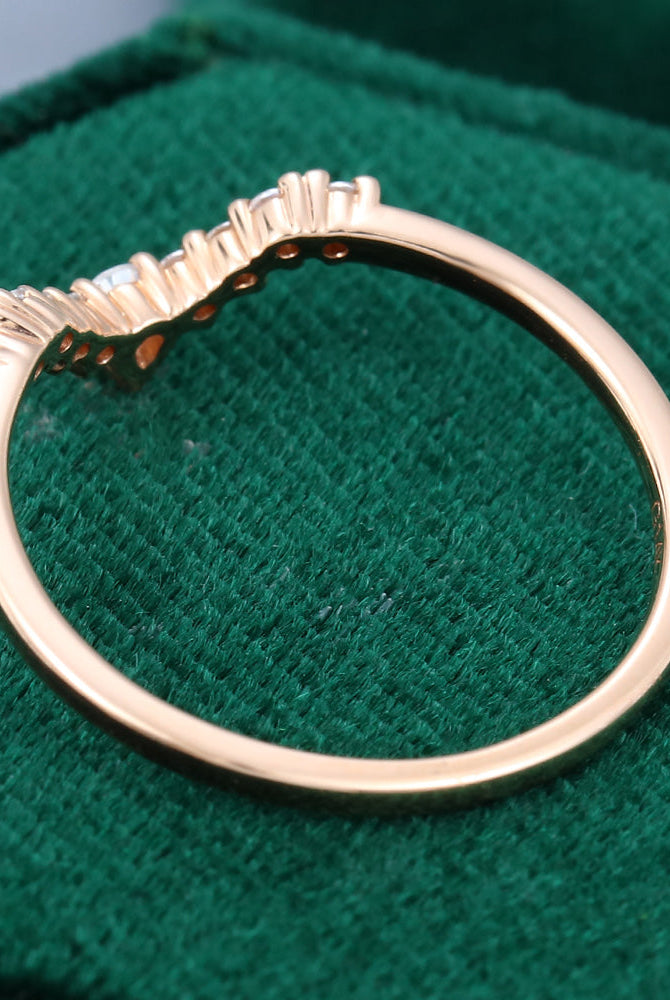 round-pear-moissanite-curved-wedding-band
