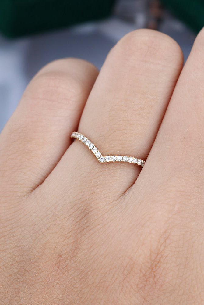 round-moissanite-curved-wedding-band