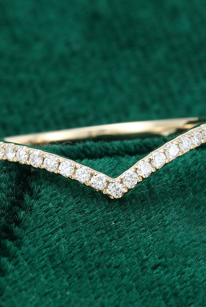 round-moissanite-curved-wedding-band