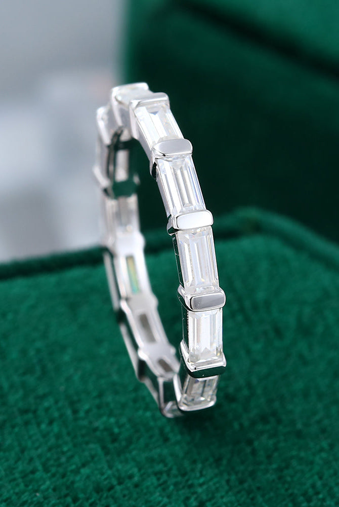 baguette-moissanite-bar-wedding-band-2