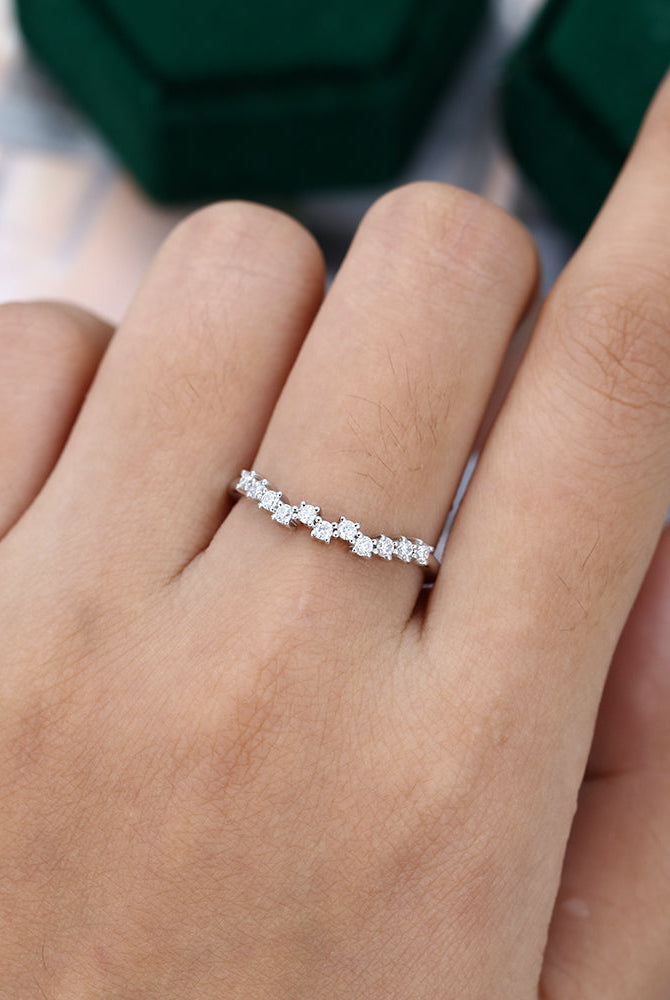 round-moissanite-cluster-wedding-band