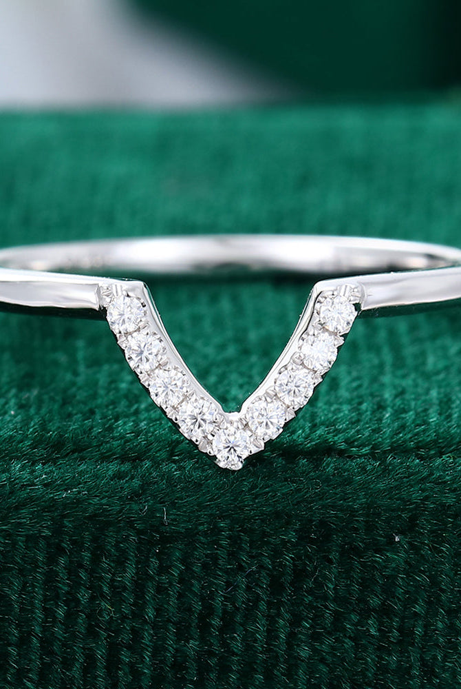 0-09-ct-round-moissanite-v-shaped-wedding-band-1