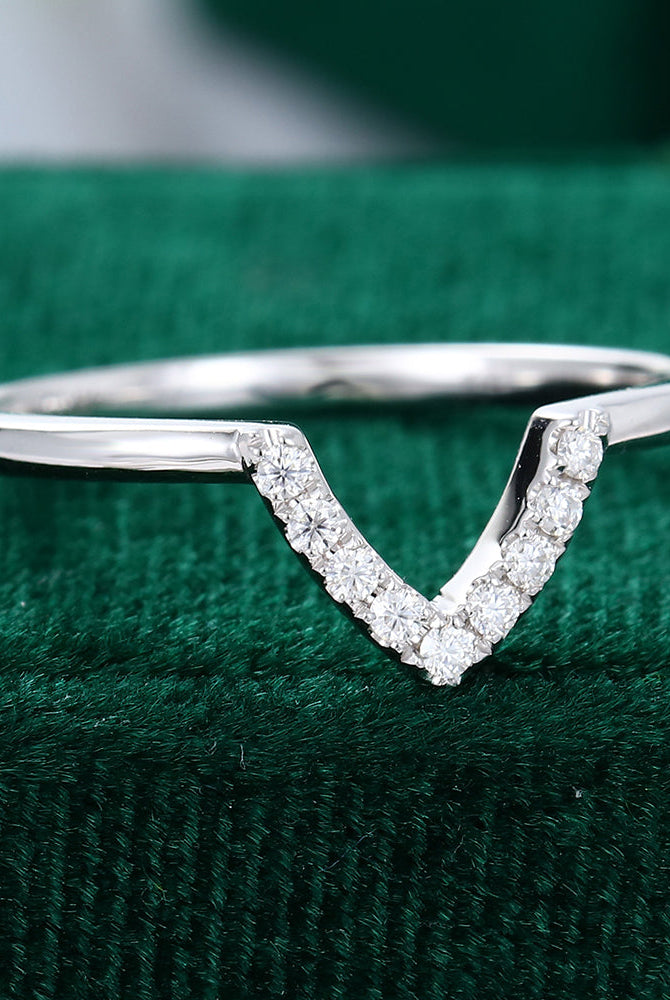 0-09-ct-round-moissanite-v-shaped-wedding-band-3