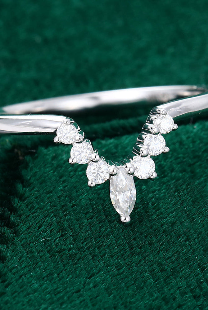 round-marquise-moissanite-v-shaped-wedding-band