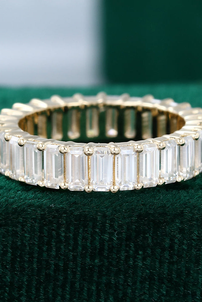 0-25-ct-emerald-moissanite-shared-prong-setting-wedding-band