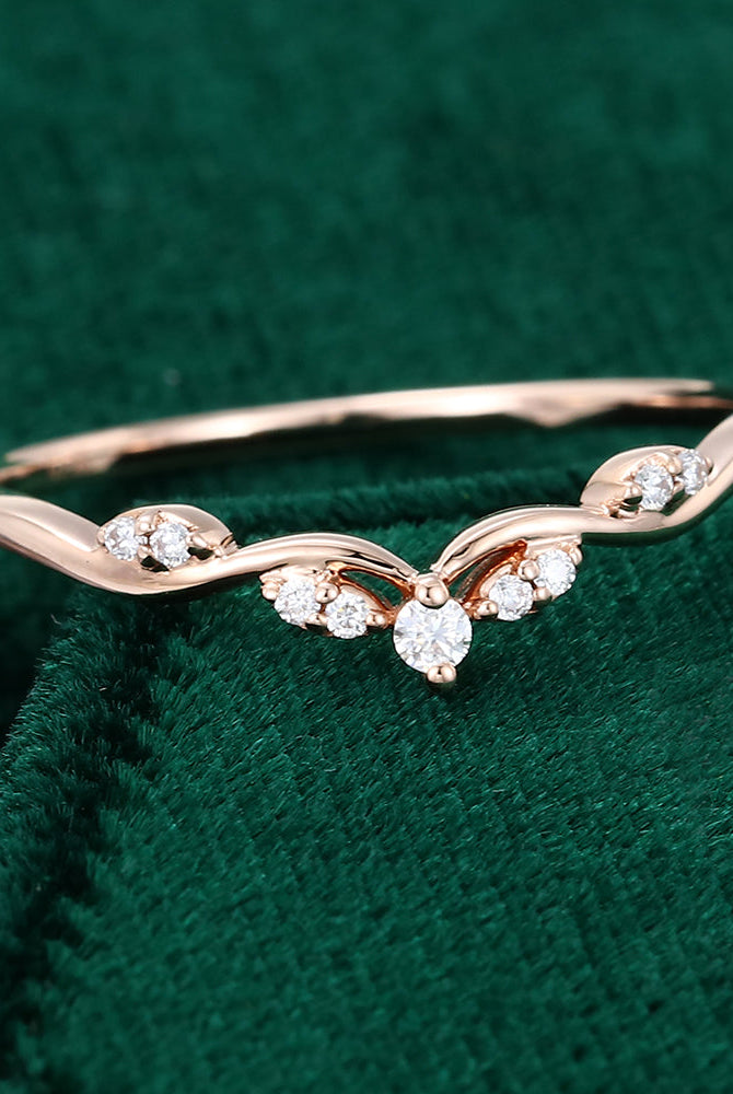 round-moissanite-art-deco-wedding-band