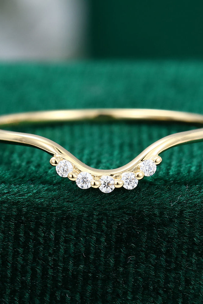 0-05-ct-round-moissanite-curved-wedding-band