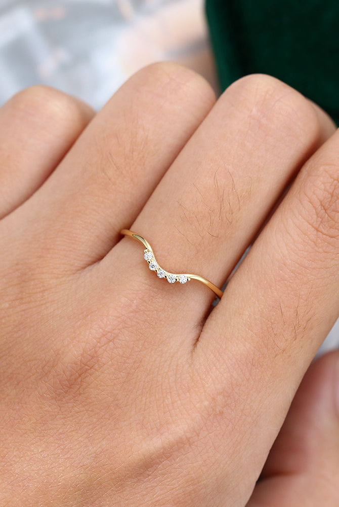 round-moissanite-curved-wedding-band