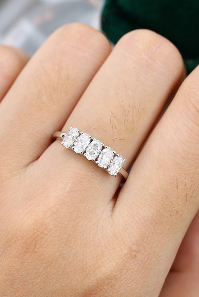 oval-moissanite-five-stone-wedding-band