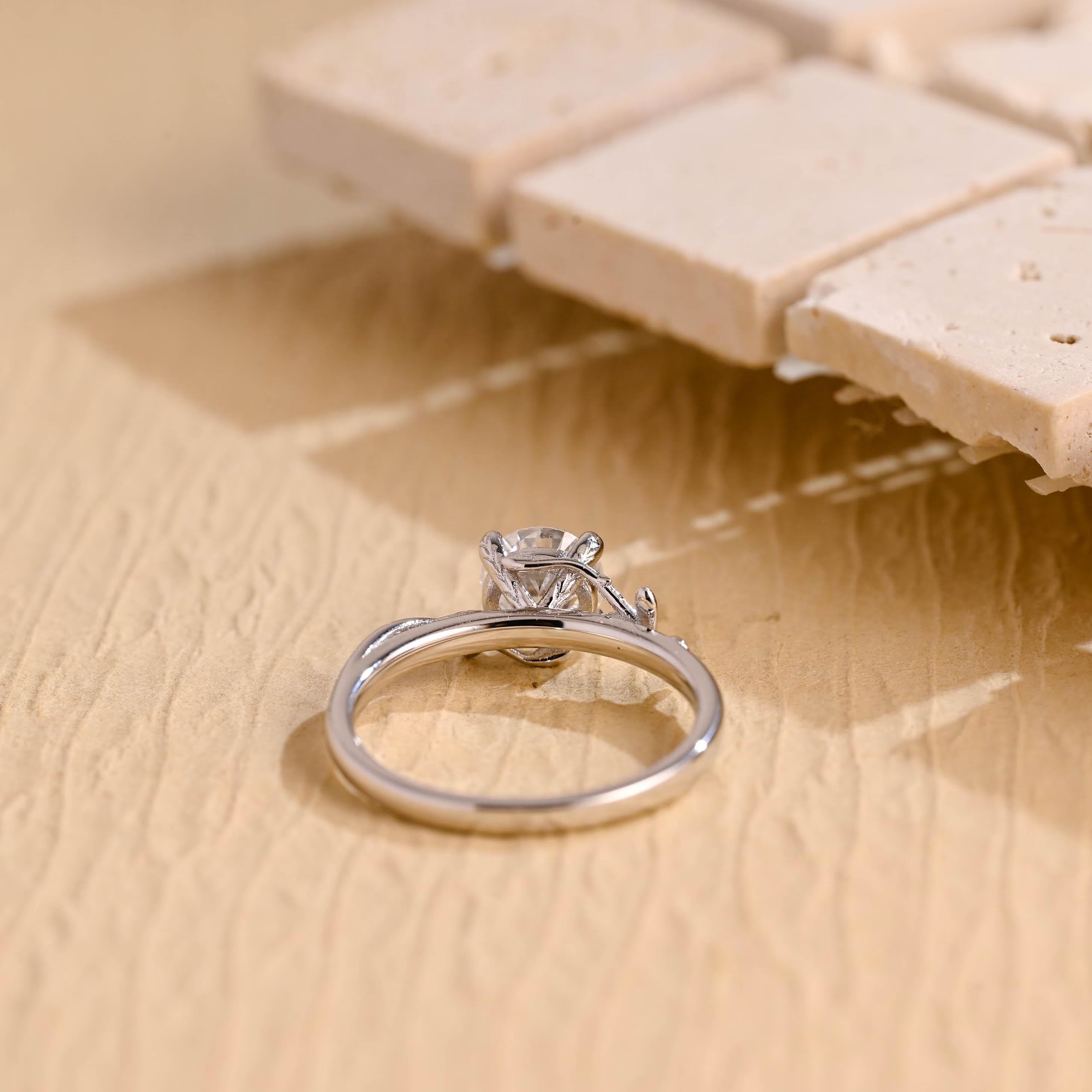Round Cut Moissanite Engagement Ring