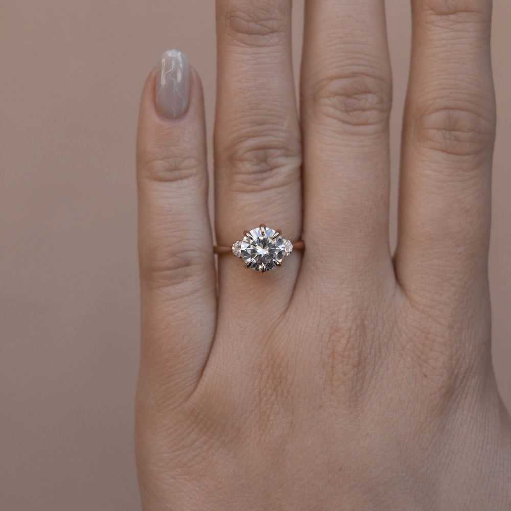 2.1CT Round Three Stone Moissanite Diamond Engagement Ring