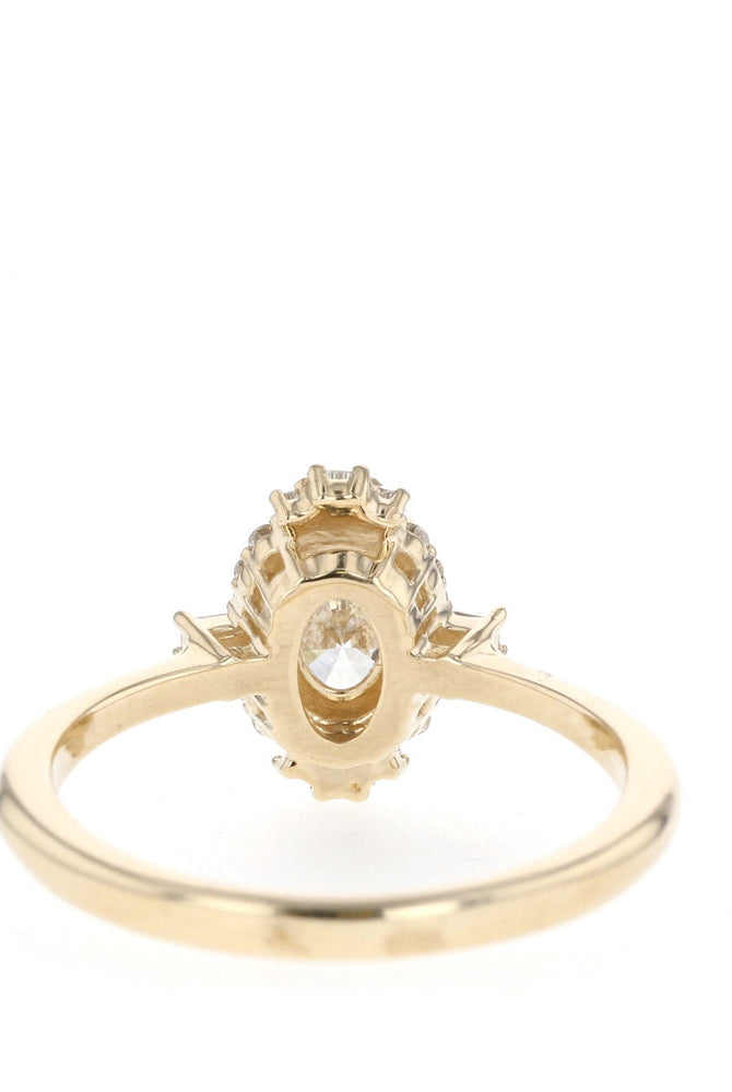 Elegant Cluster Ring