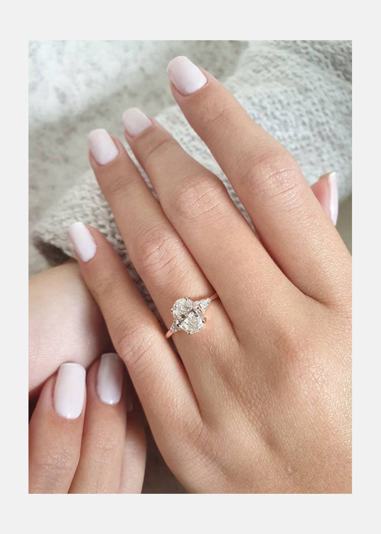 Oval Cut Moissanite Ring