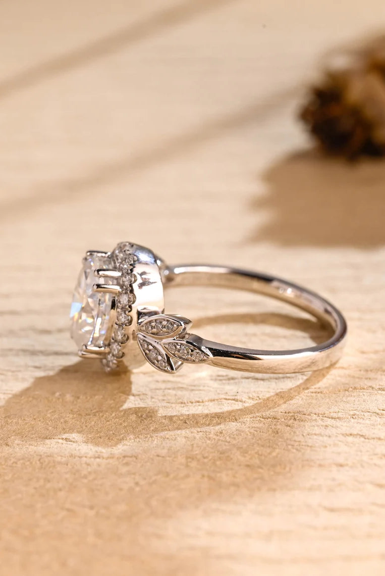 1 Carat Oval Moissanite Ring