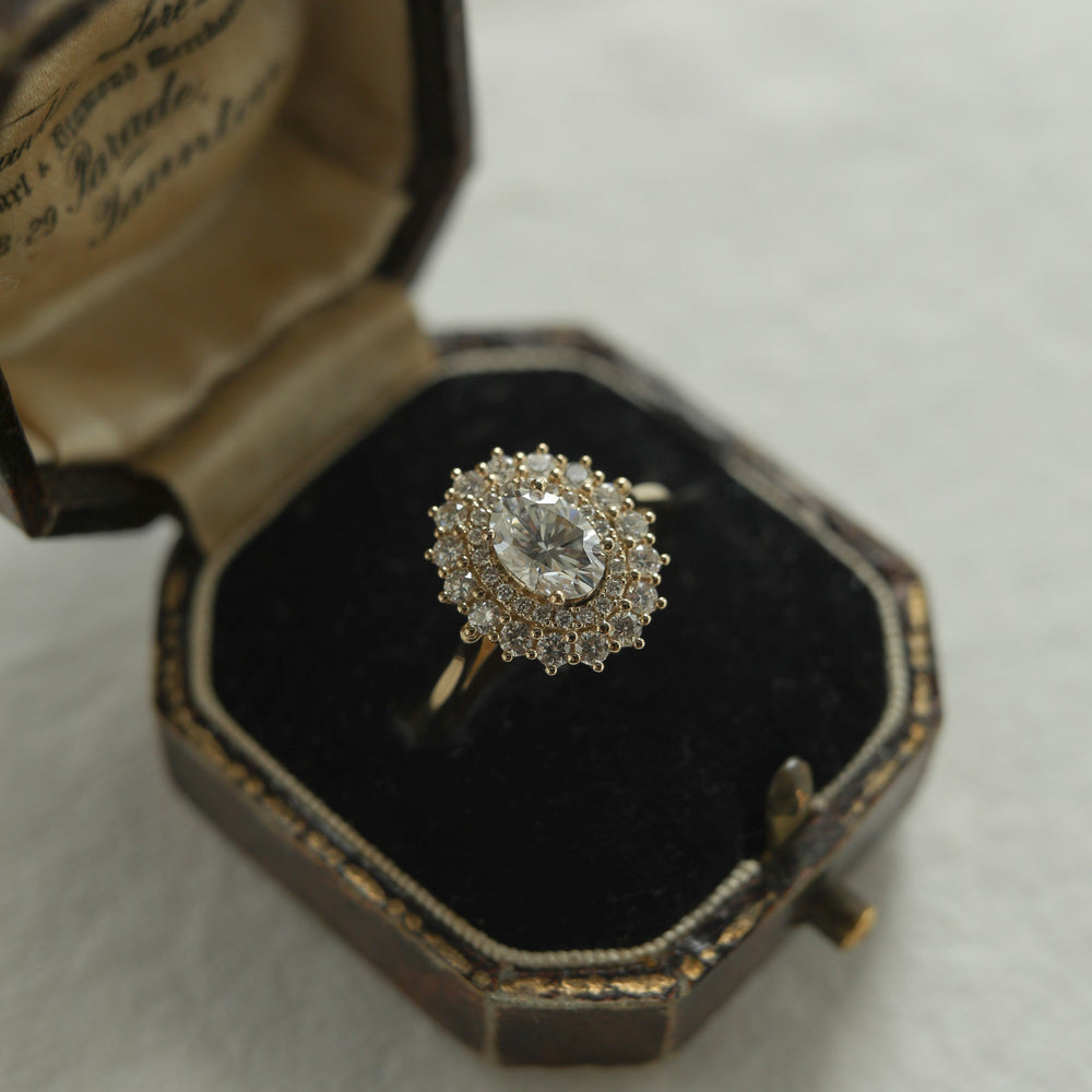 Oval Cut Moissanite Ring