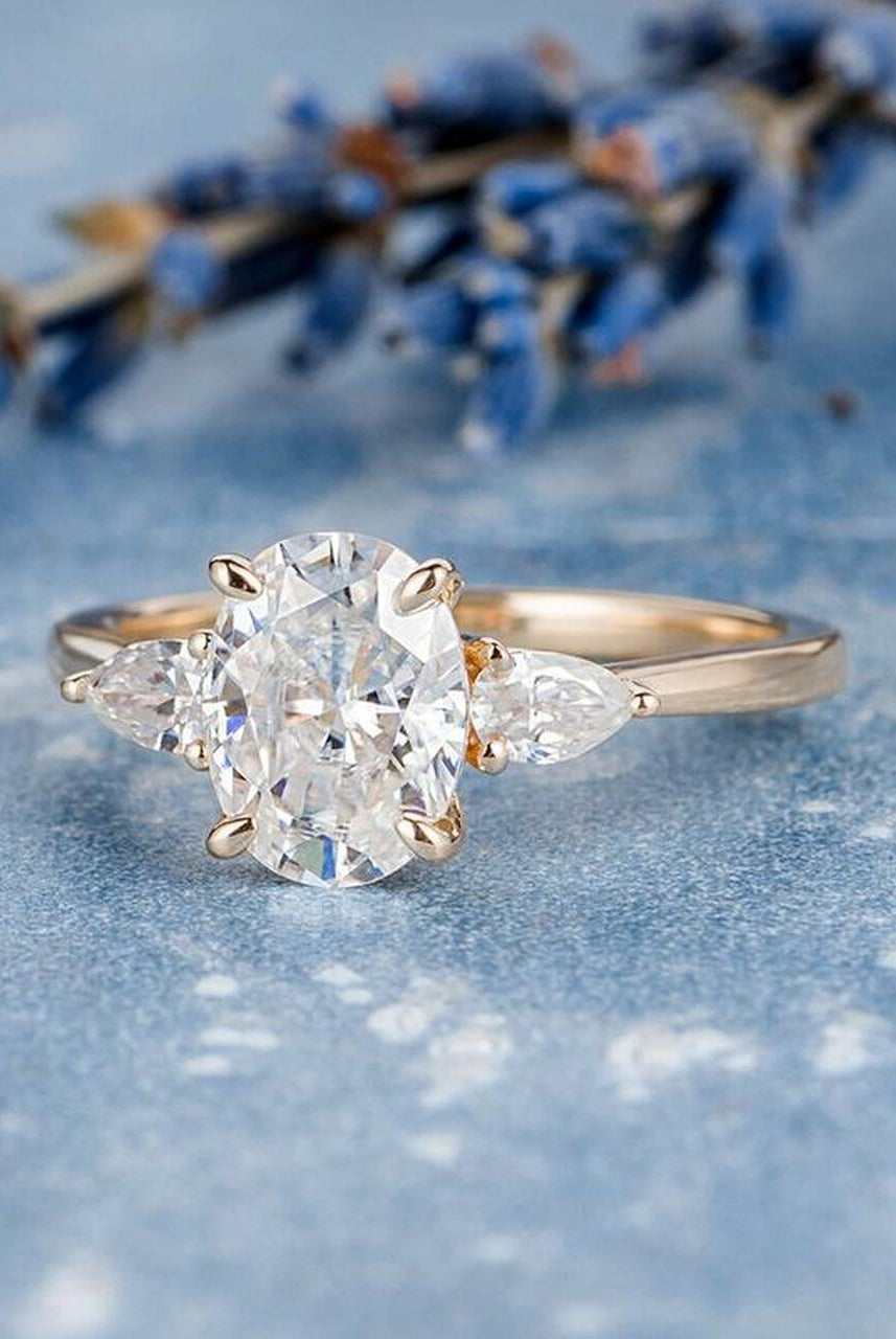 Oval Moissanite Engagement Ring