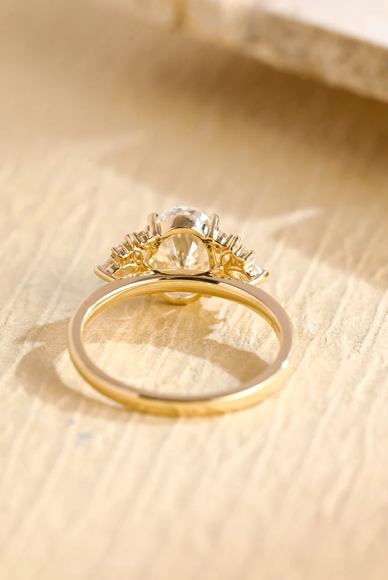 1 Carat Oval Moissanite Ring