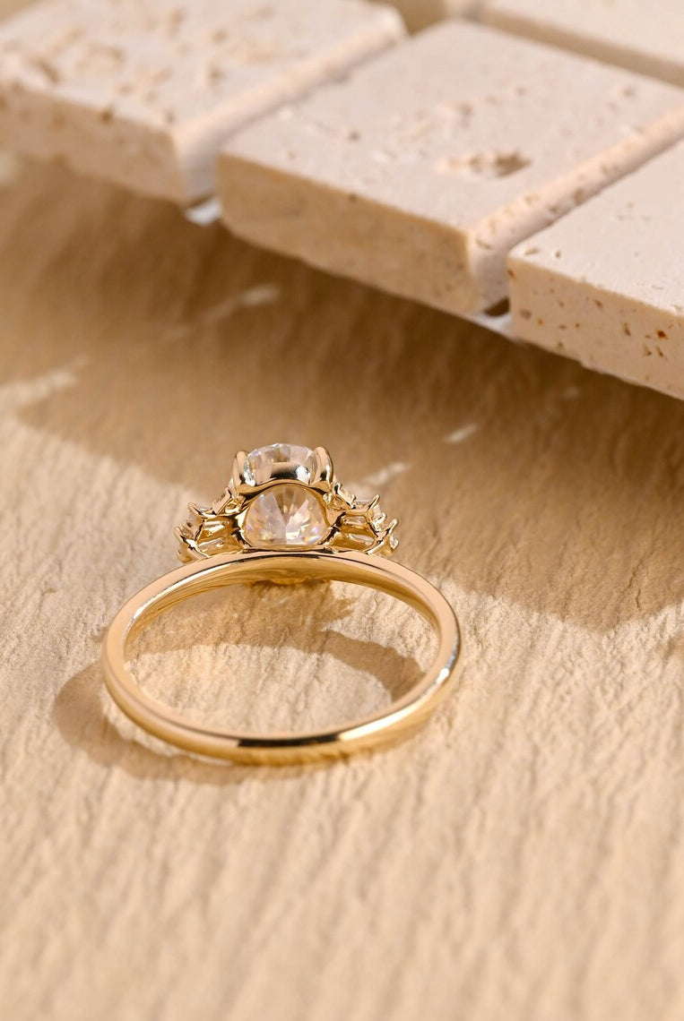 1 Carat Oval Moissanite Ring