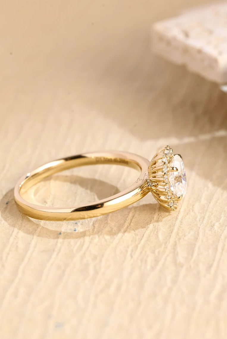 1 Carat Oval Moissanite Ring