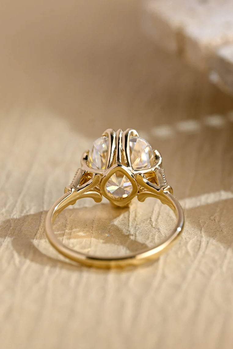 1 Carat Oval Moissanite Ring