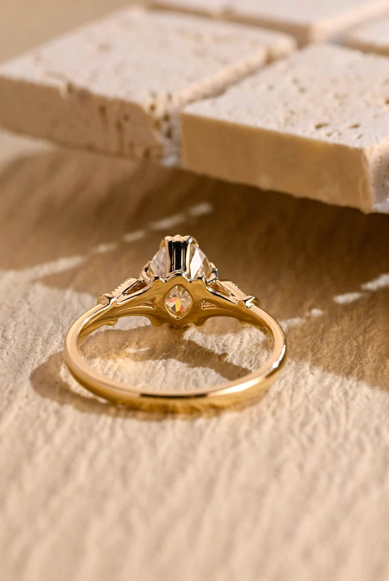 1 Carat Oval Moissanite Ring