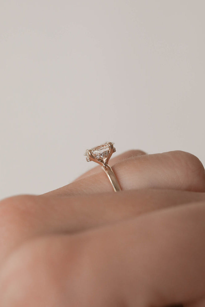 Oval Moissanite Engagement Ring