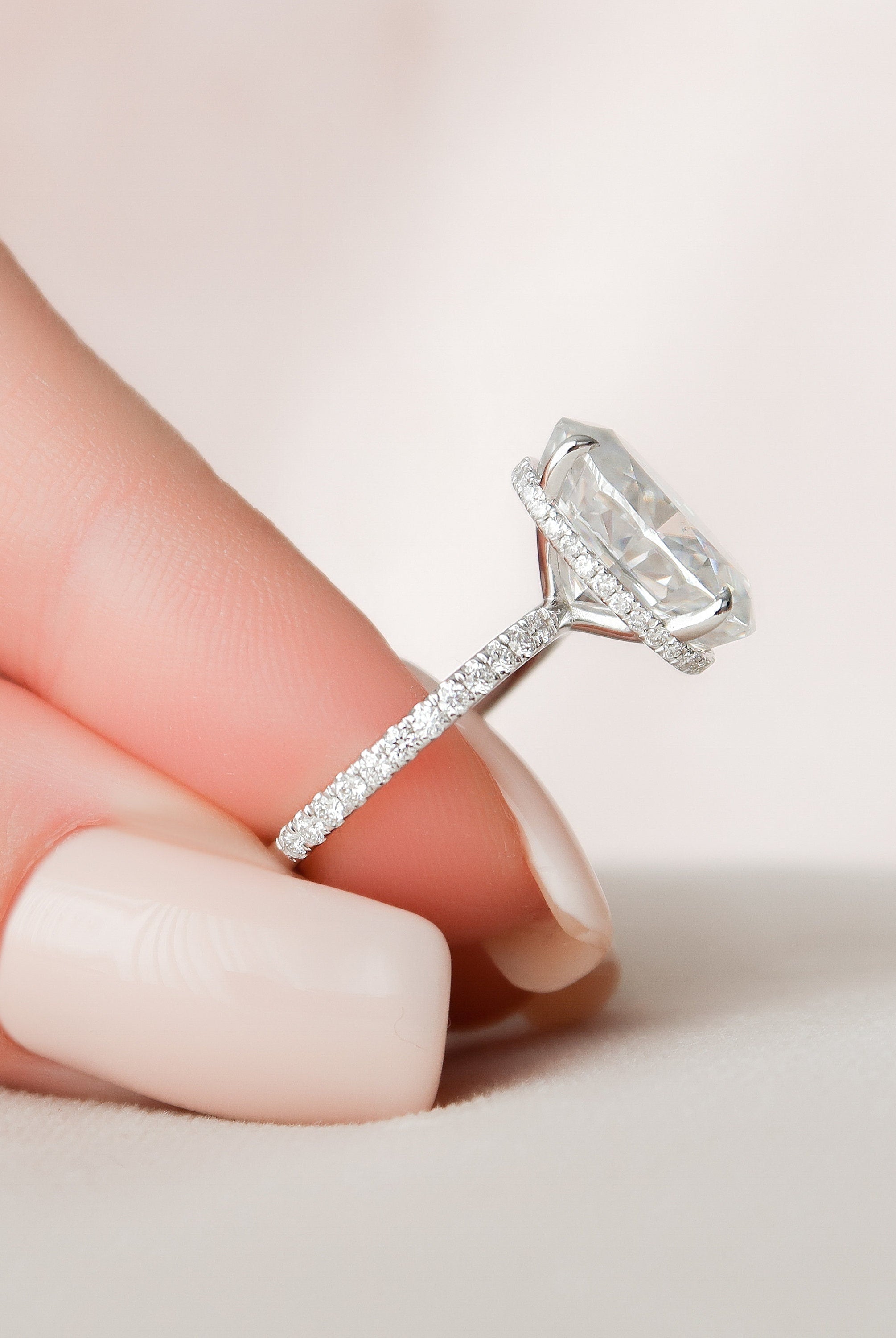 Oval Cut Moissanite Ring