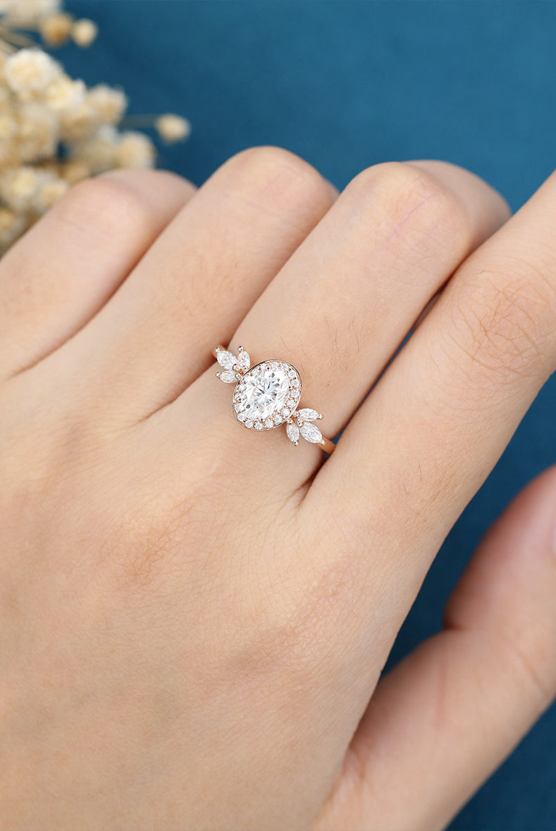 oval-shaped-moissanite-halo-engagement-ring-2