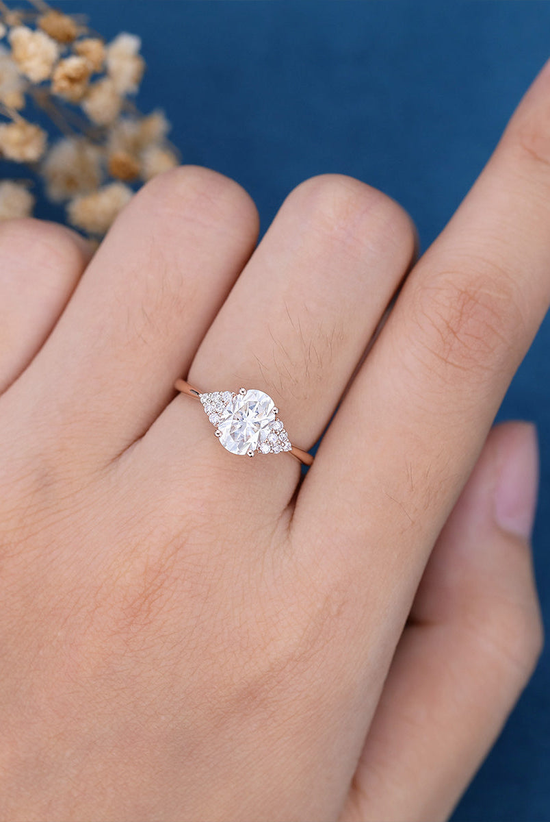 oval-shaped-moissanite-cluster-engagement-ring-26
