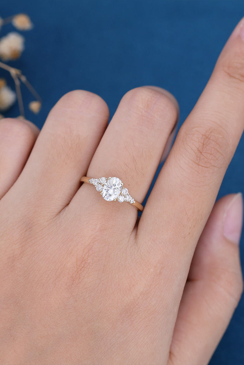oval-shaped-moissanite-cluster-engagement-ring-20