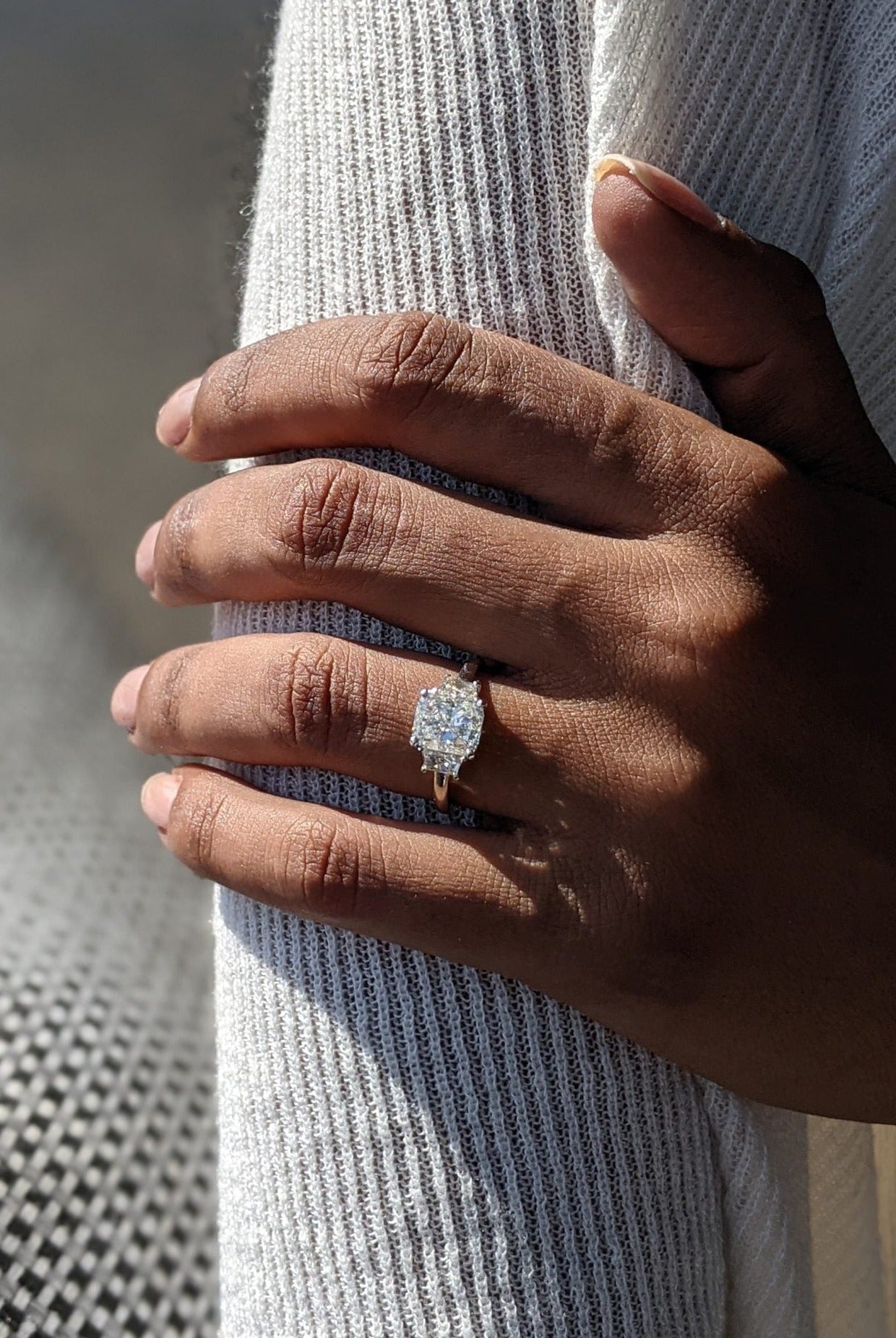 2.0CT Cushion Three Stone Moissanite Diamond Solitaire Engagement Ring