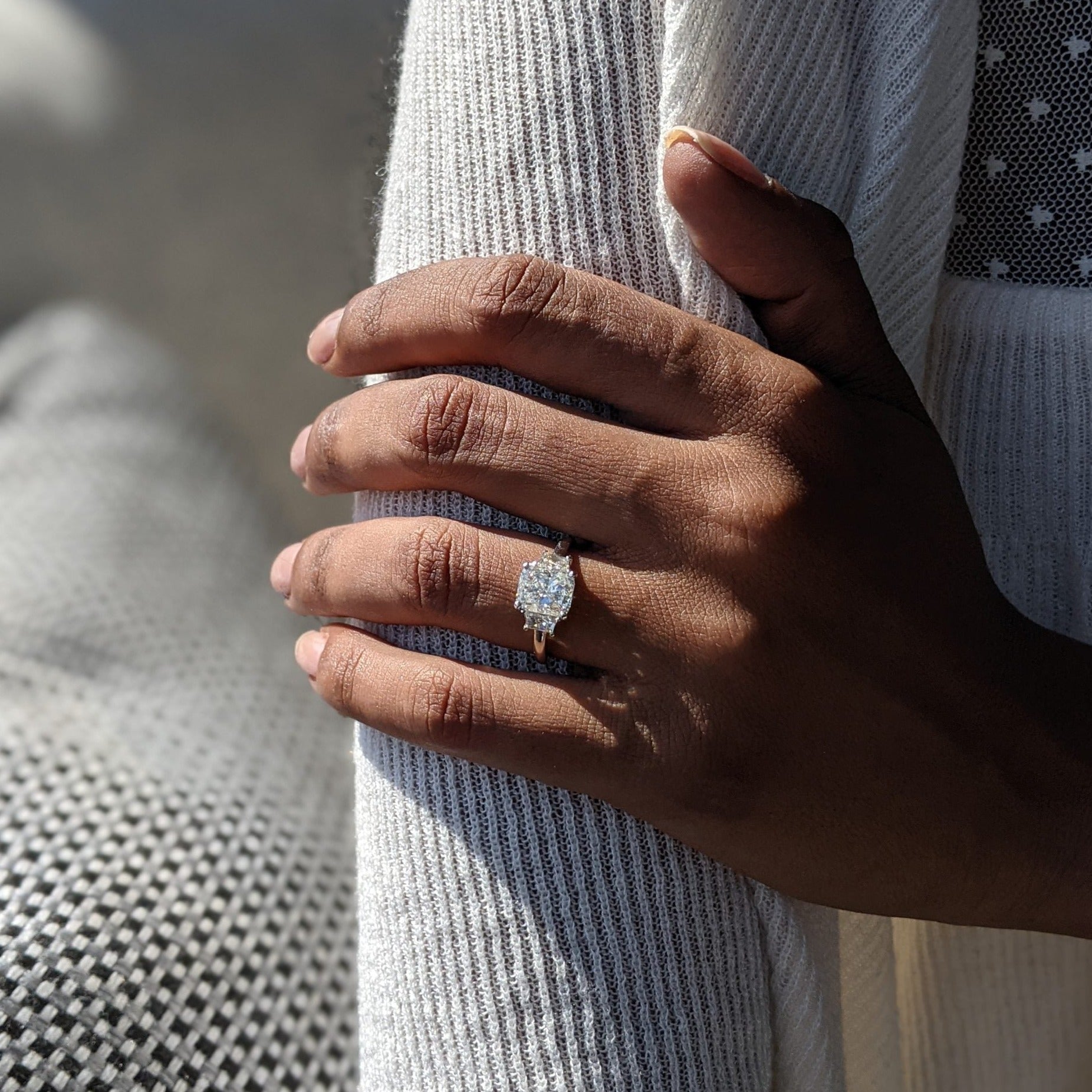 2.0CT Cushion Three Stone Moissanite Diamond Solitaire Engagement Ring