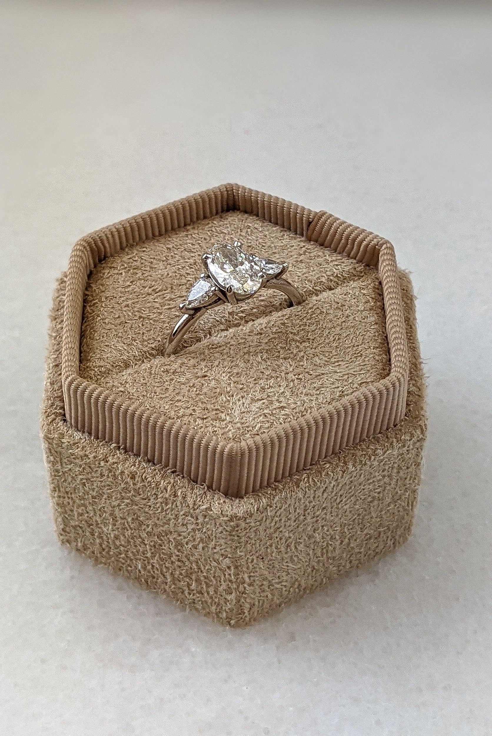 1.0CT Elongated Oval Moissanite Diamond Three Stone Engagement Ring